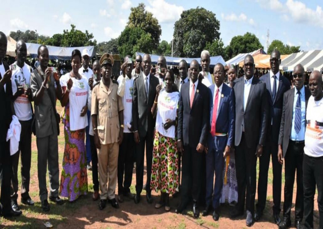 Après leur formation / 1000 jeunes du Bounkani reçoivent leur permis de conduire des mains du ministre amadou Koné 