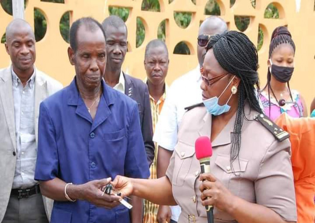 Renouvellement du parc automobile / L'État offre 16 véhicules aux transporteurs de Daoukro