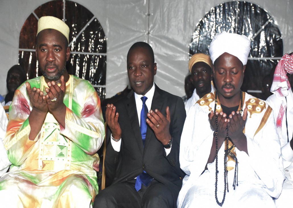 Rupture collective de jeûne / le Ministre Amadou Koné communie avec les chauffeurs de taxis