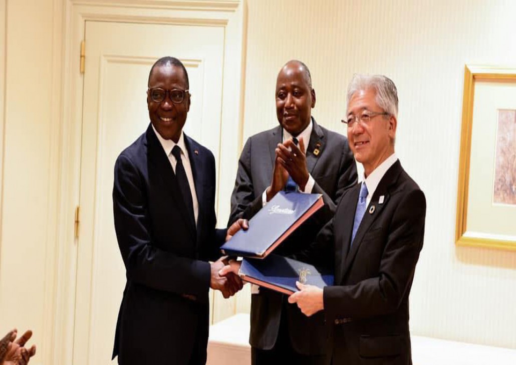 La Côte d'Ivoire signe un accord de partenariat au Japon pour l'installation d'une usine d'assemblage de véhicule à Abidjan