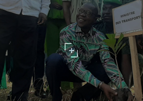 Opération "Un jour, un million d'arbres"/ Amadou KONE plante son arbre à Bouaké